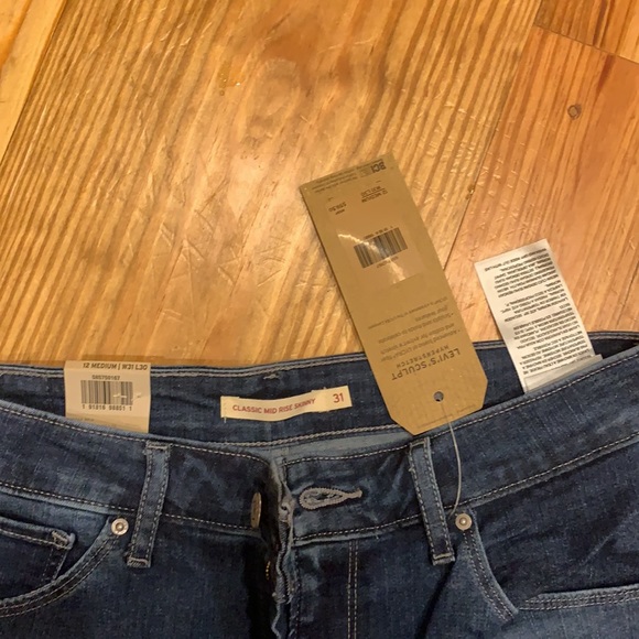 Levi Jeans - Picture 2 of 4